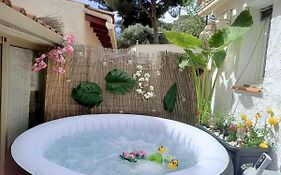 Martigues Adorable Petite Guest House